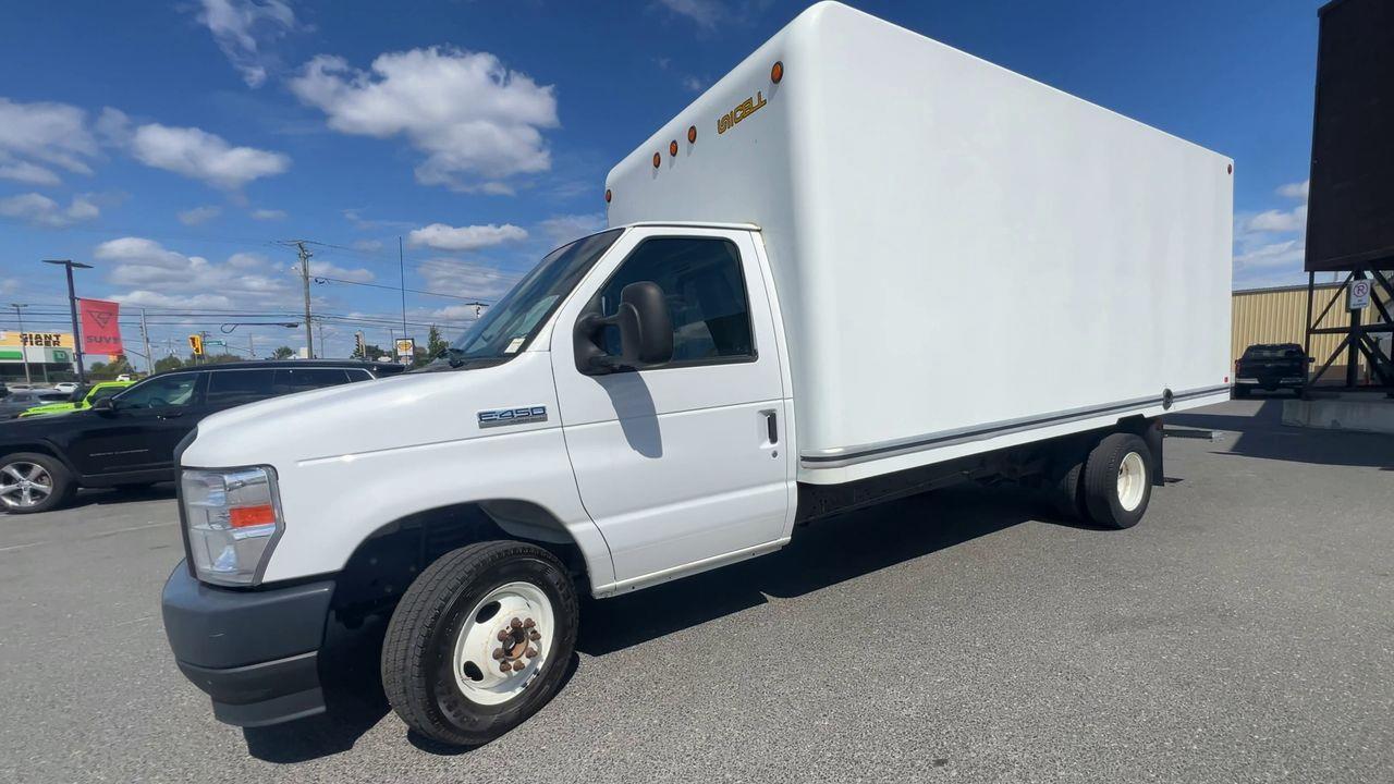 2022 Ford E450 Cutaway PREVIOUS DAILY RENTAL - LEATHER SEATS, SIRIUS XM, 2 PASSENGER, Photo3