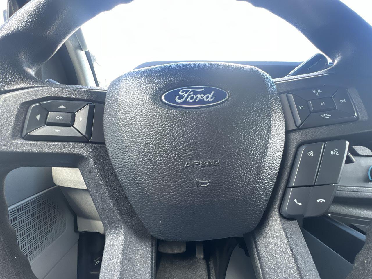 2022 Ford E450 Cutaway PREVIOUS DAILY RENTAL - LEATHER SEATS, SIRIUS XM, 2 PASSENGER, Photo