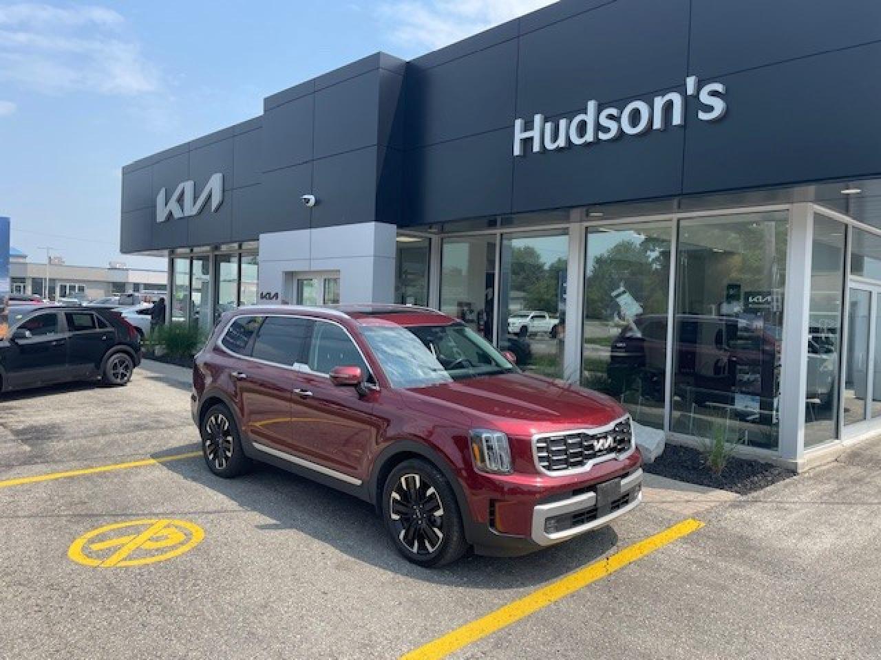 Used 2023 Kia Telluride SX Limited w/Black Interior One Owner | SX | Sunroof | Navigation | 20