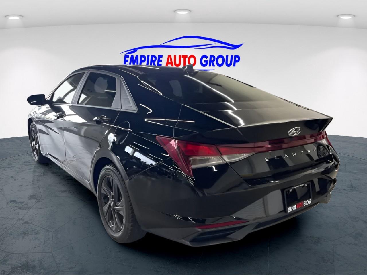 2023 Hyundai Elantra Preferred Photo