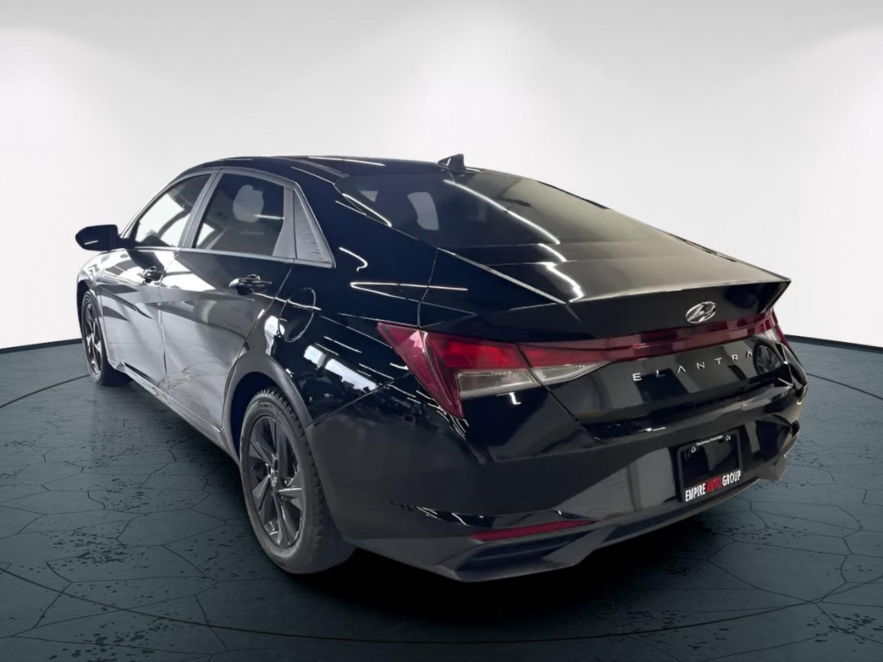 2023 Hyundai Elantra Preferred Photo