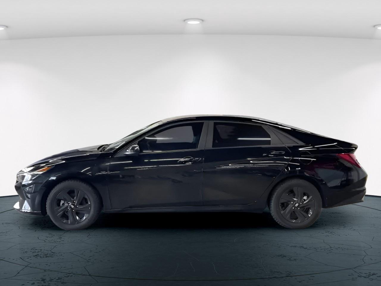 2023 Hyundai Elantra Preferred Photo