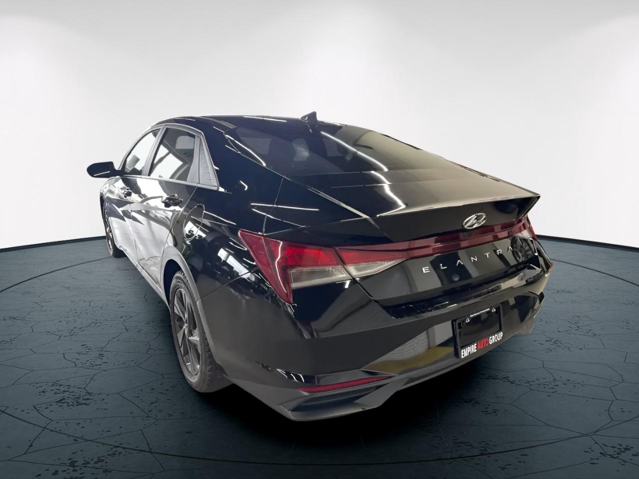 2023 Hyundai Elantra Preferred Photo