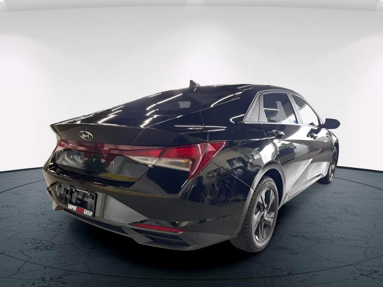 2023 Hyundai Elantra Preferred Photo