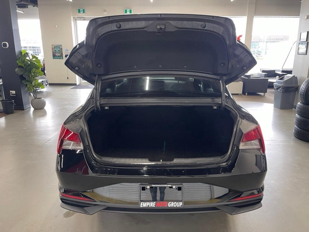 2023 Hyundai Elantra Preferred Photo