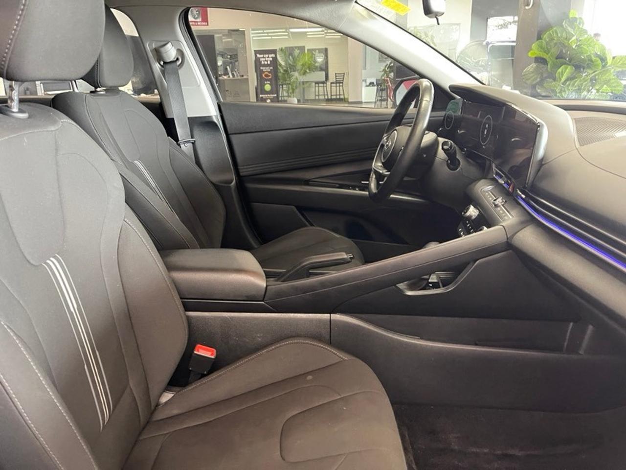 2023 Hyundai Elantra Preferred Photo