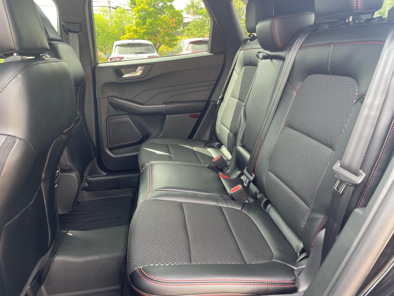 2025 Ford Escape ST-Line Photo5