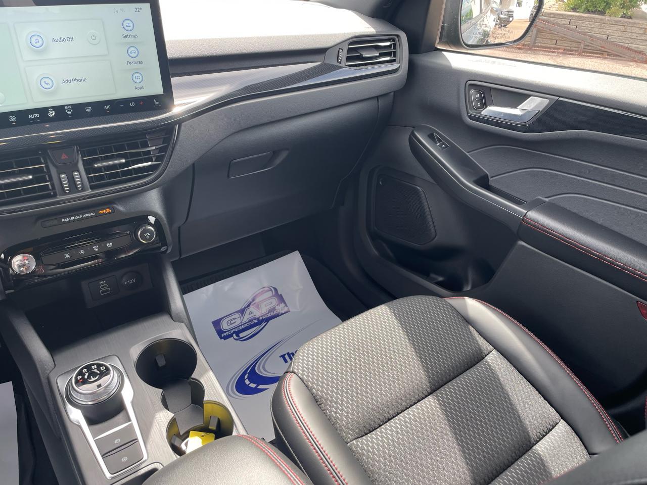 2025 Ford Escape ST-Line Photo5