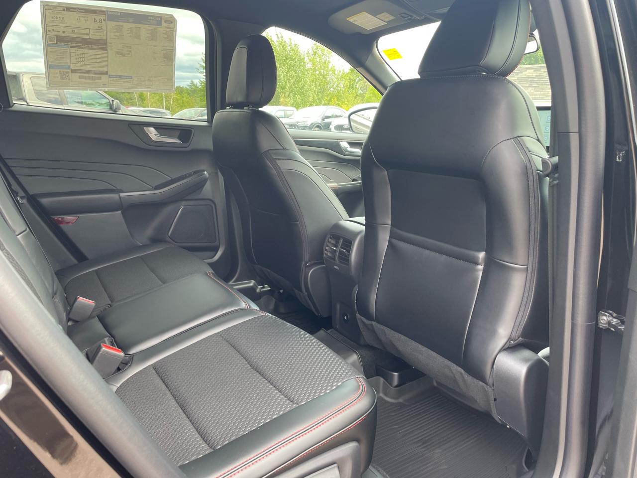 2025 Ford Escape ST-Line Photo5
