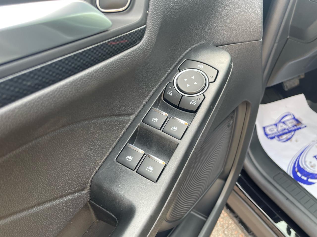 2025 Ford Escape ST-Line Photo5