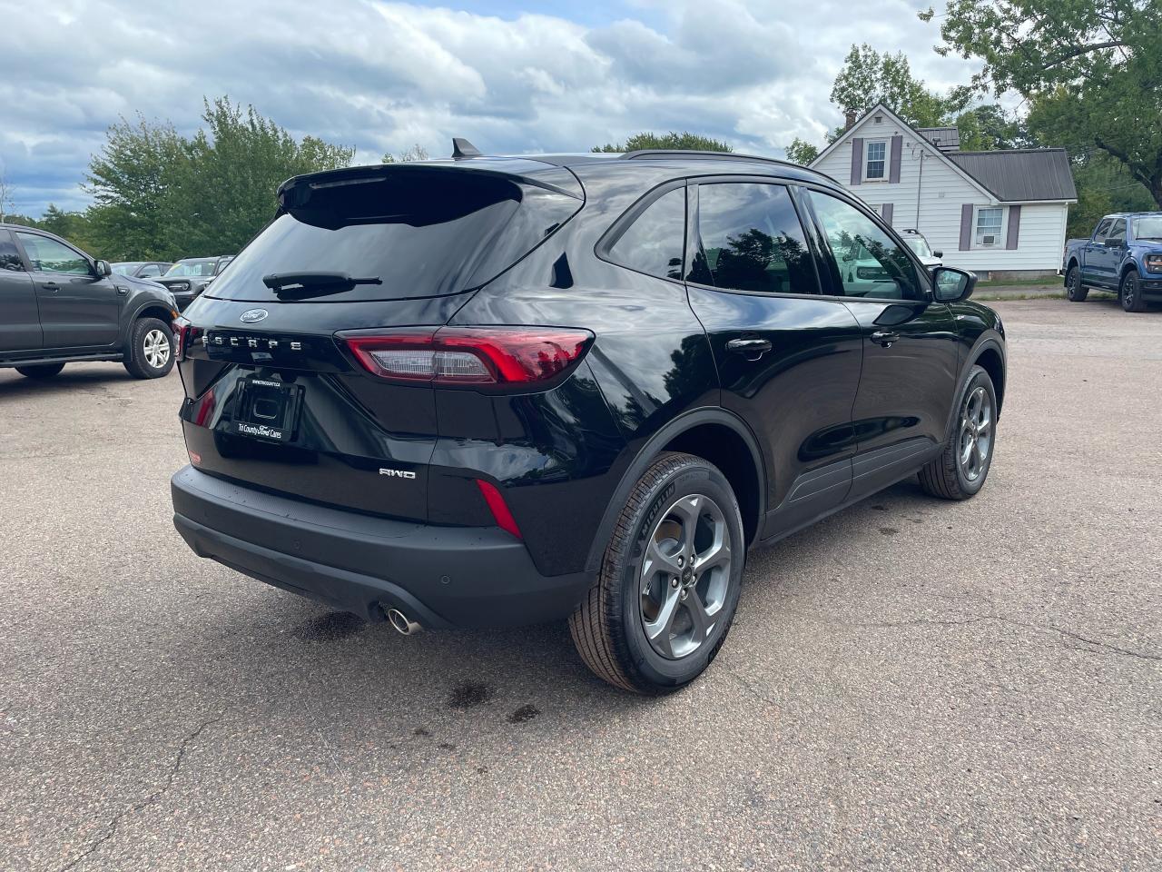 2025 Ford Escape ST-Line Photo5