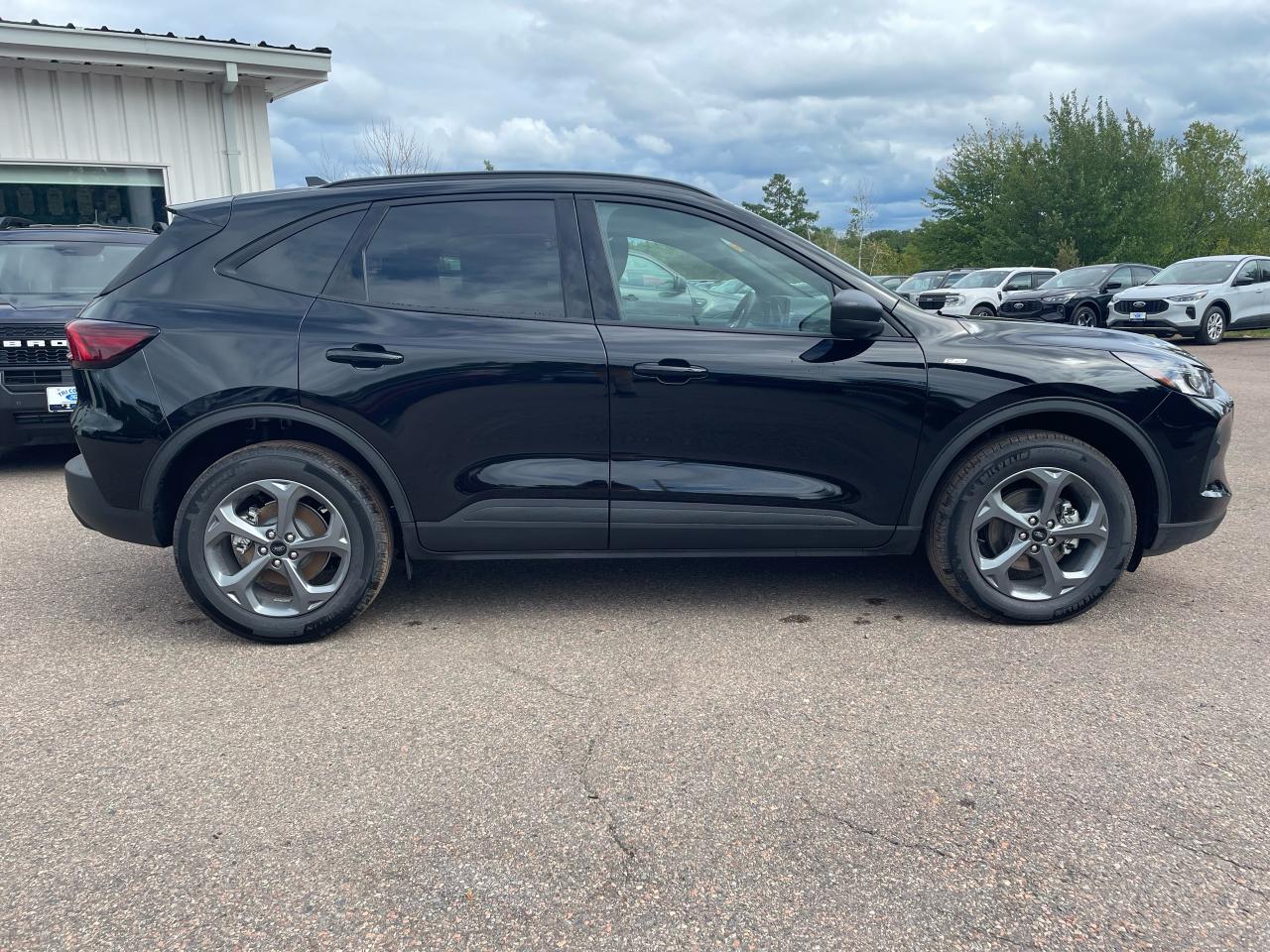 2025 Ford Escape ST-Line Photo5