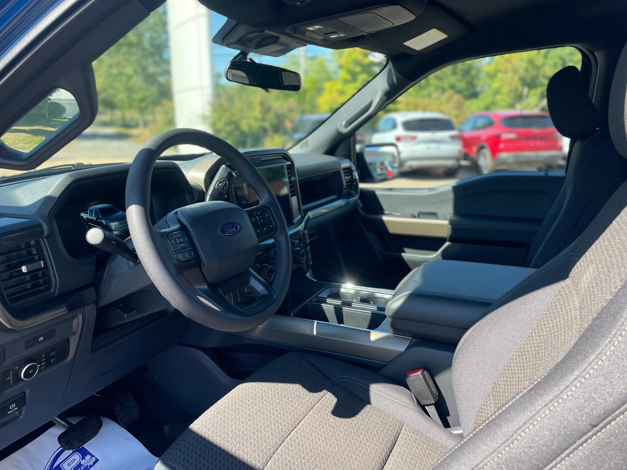 2025 Ford F-150 STX Photo5