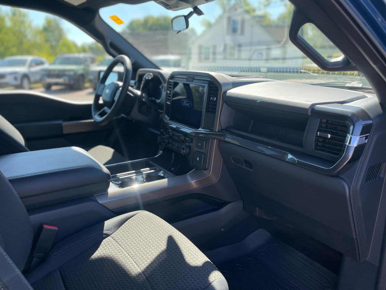 2025 Ford F-150 STX Photo5