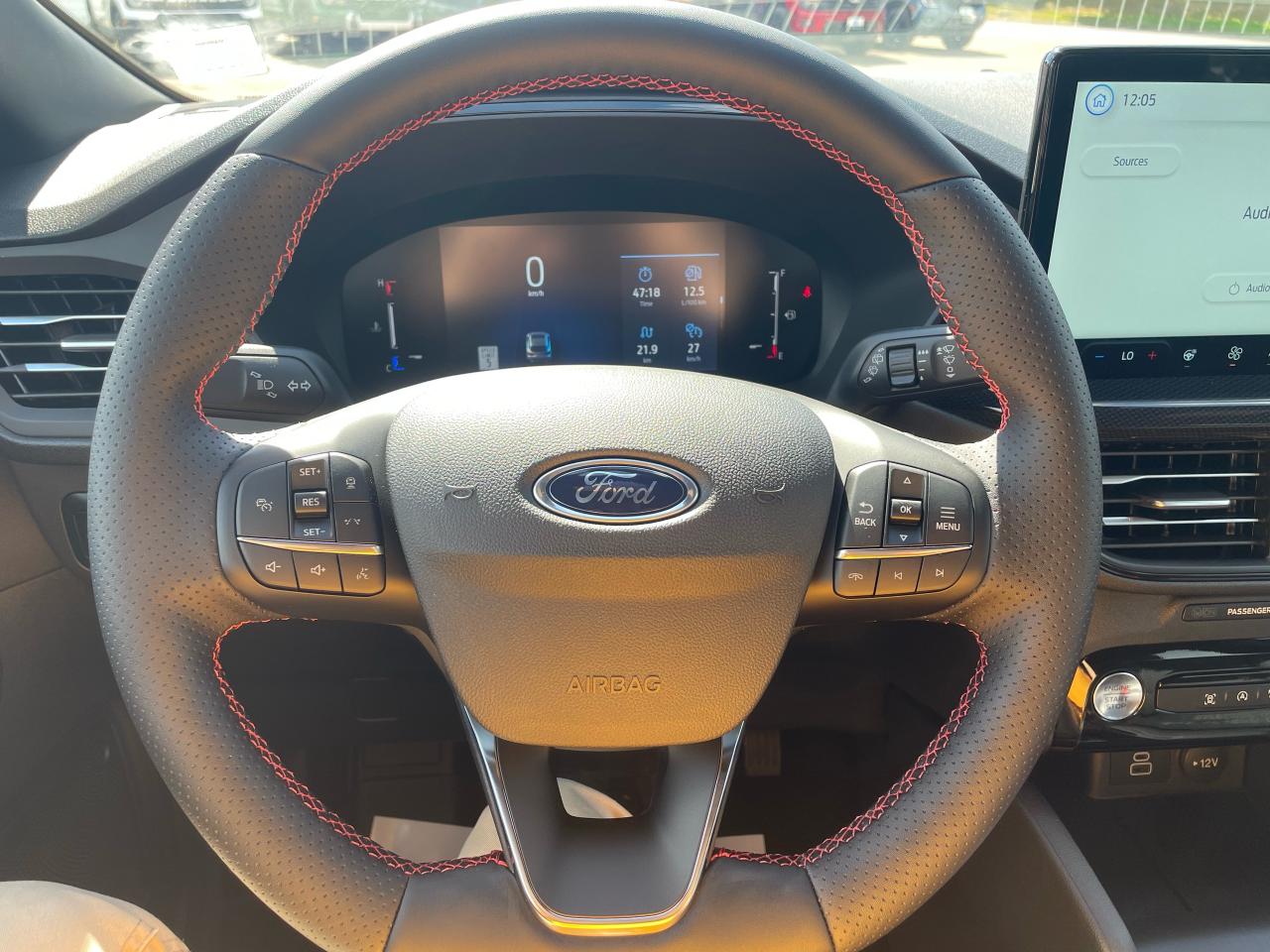 2025 Ford Escape ST-Line Photo5