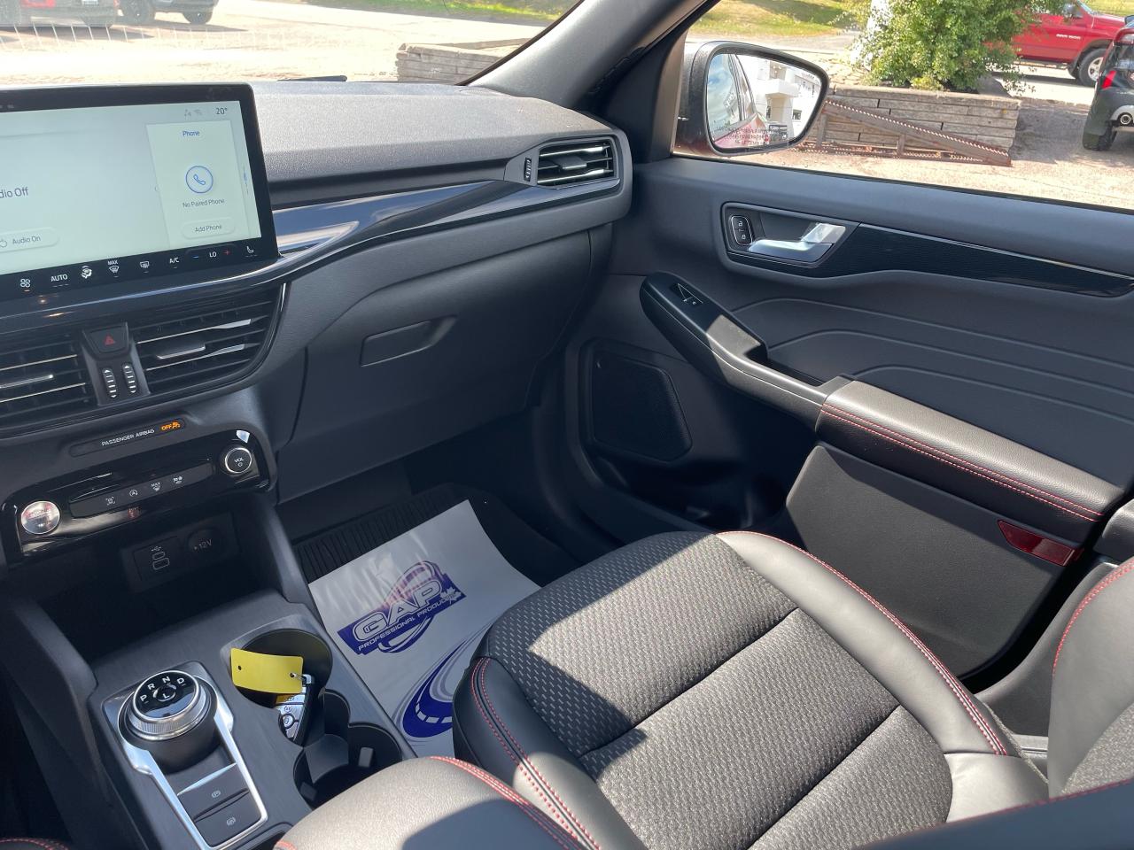 2025 Ford Escape ST-Line Photo5