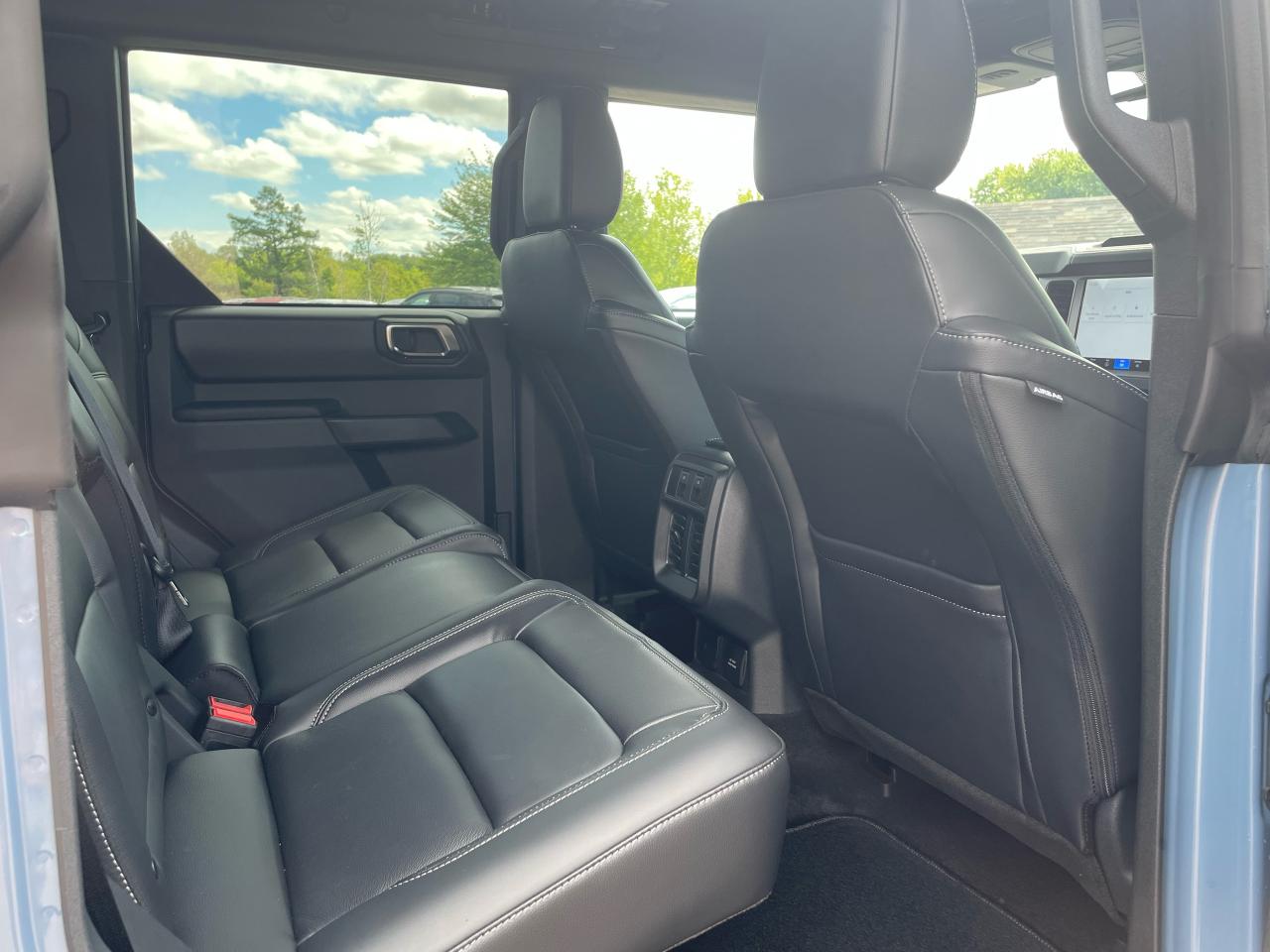 2025 Ford Bronco Outer Banks Photo5