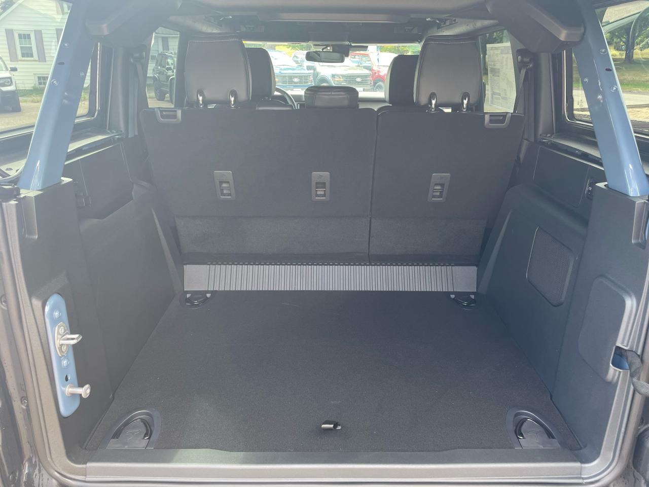 2025 Ford Bronco Outer Banks Photo5