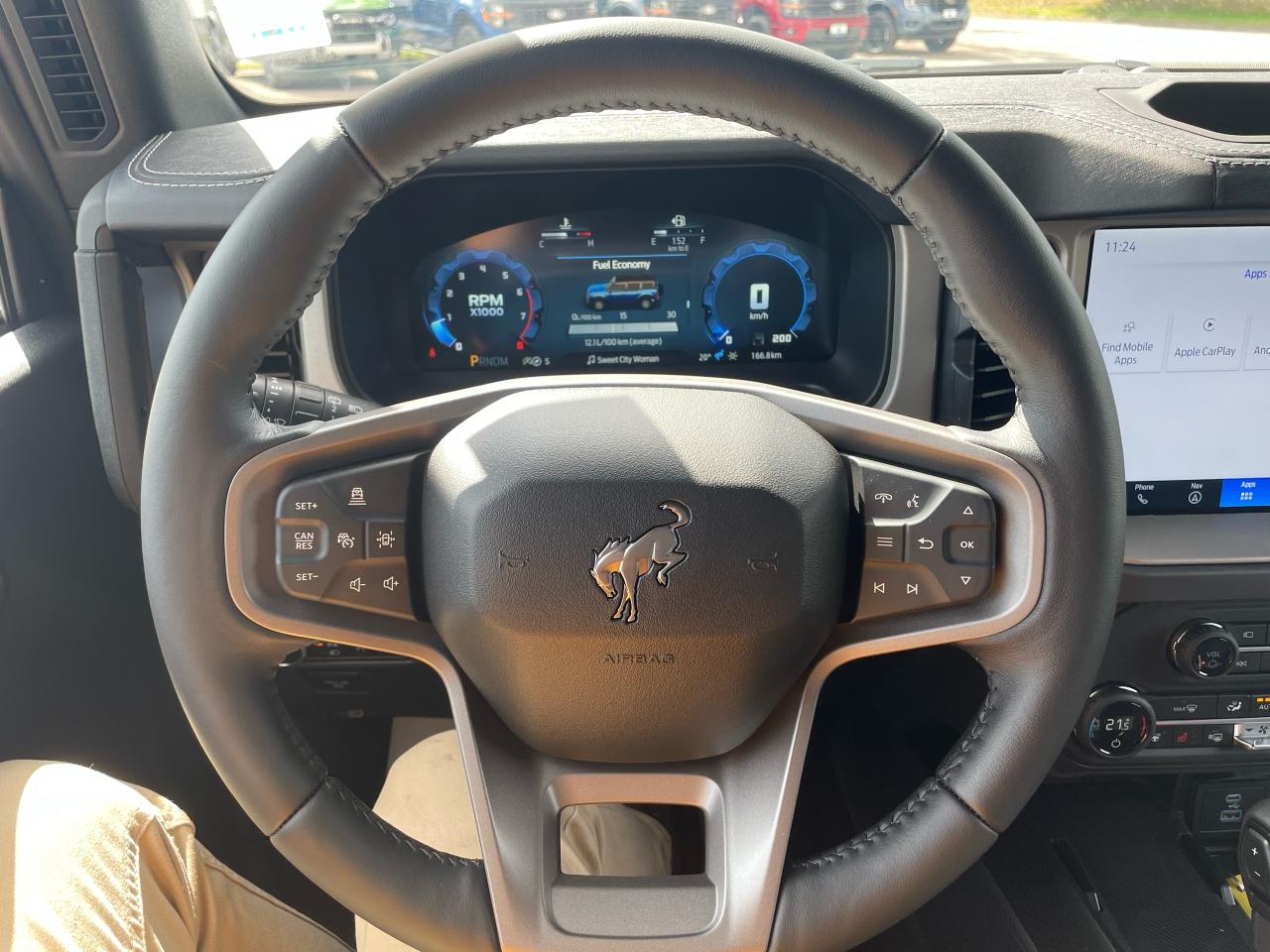 2025 Ford Bronco Outer Banks Photo5