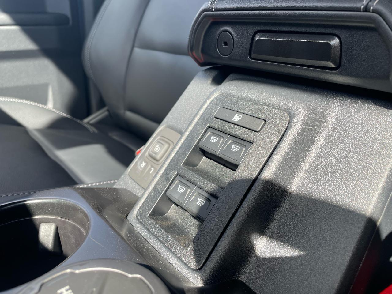 2025 Ford Bronco Outer Banks Photo5