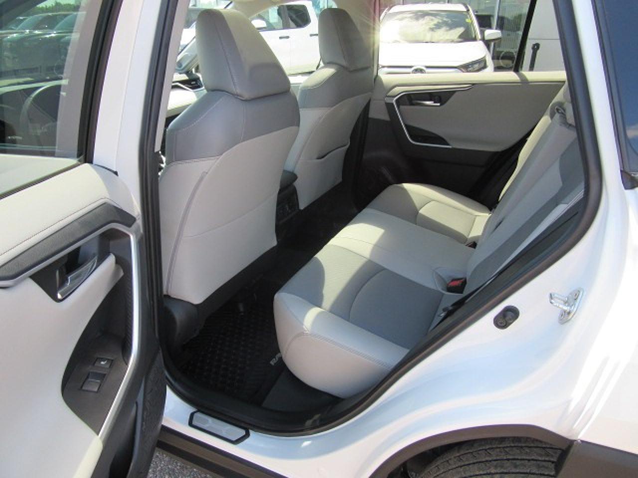 2022 Toyota RAV4 LIMITED  Photo