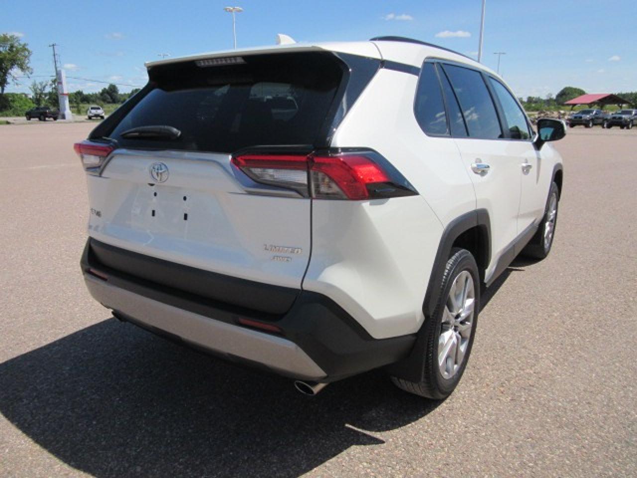 2022 Toyota RAV4 LIMITED  Photo