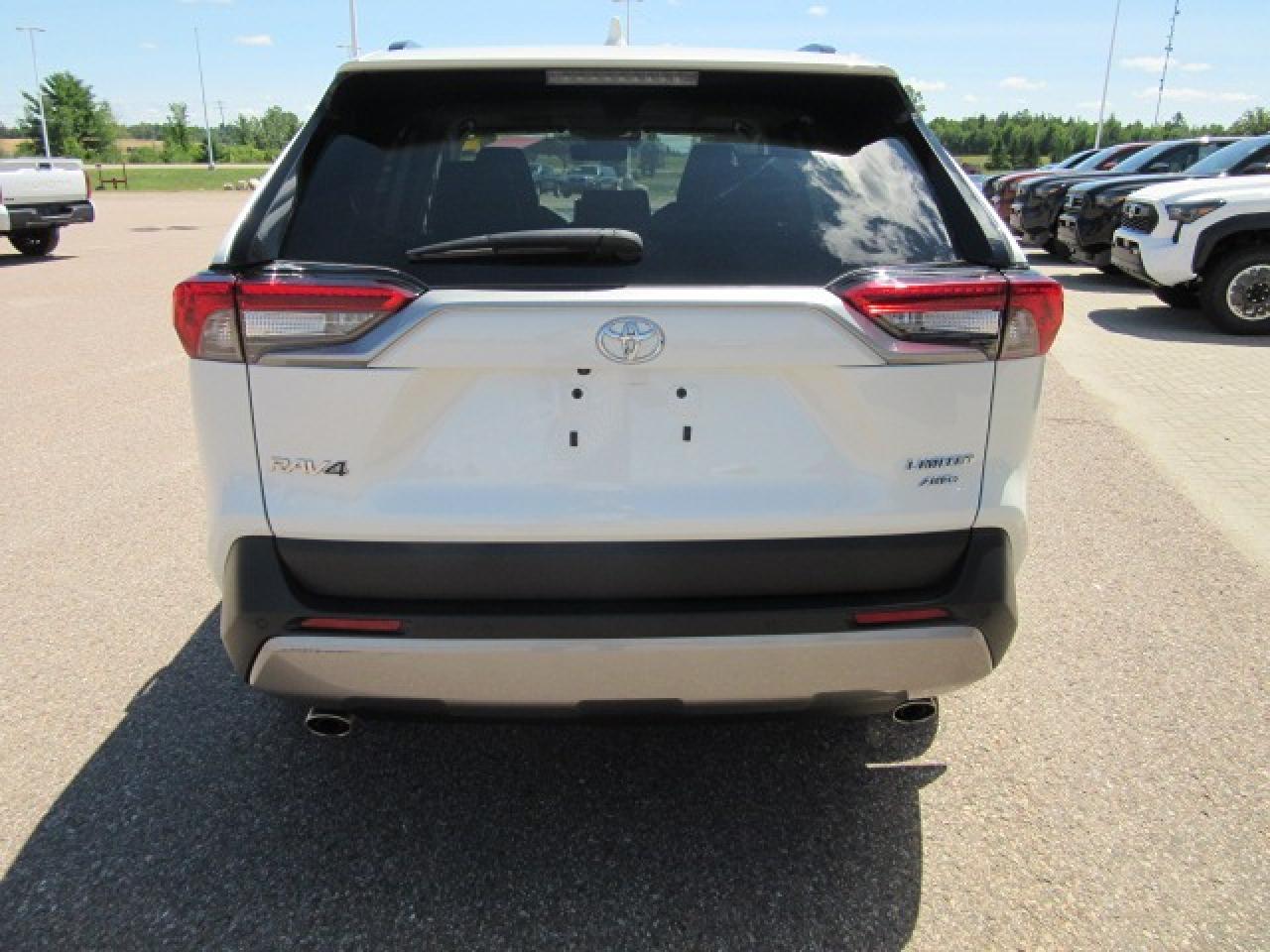 2022 Toyota RAV4 LIMITED  Photo3