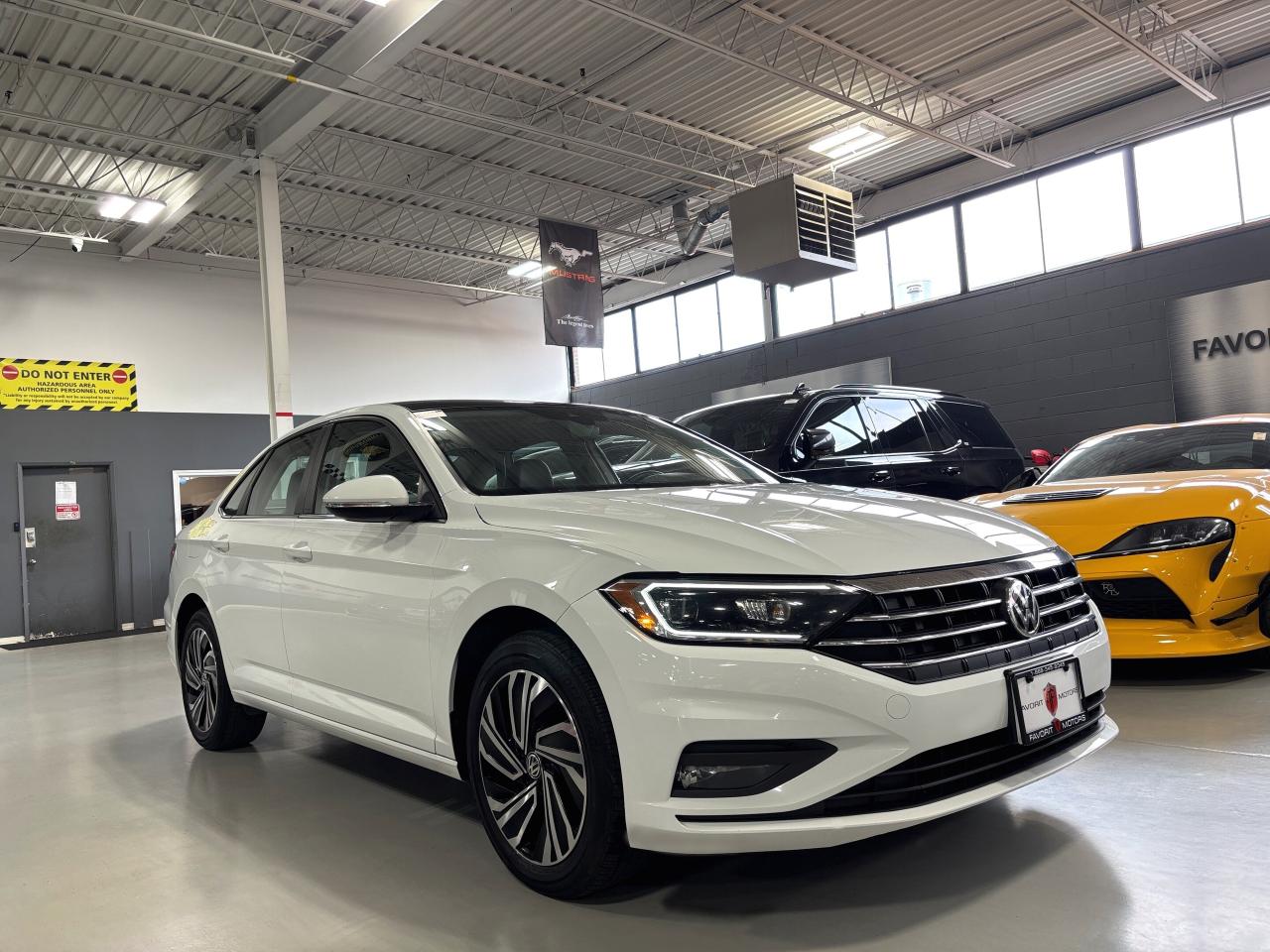 2021 Volkswagen Jetta Execline|NAV|BEATSAUDIO|AMBIENT|LEATHER|SUNROOF|++ - Photo #2