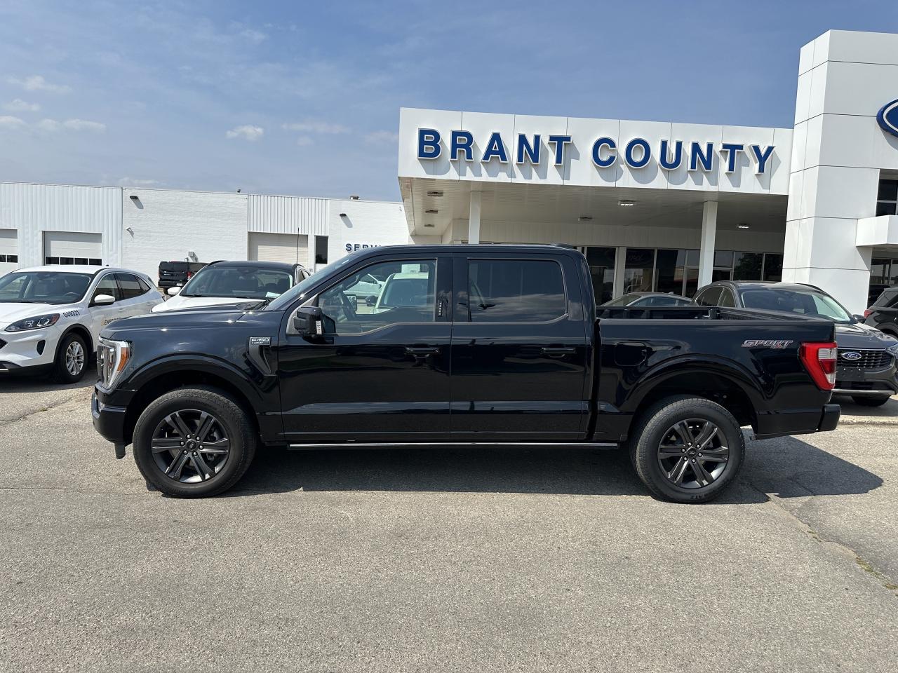 2023 Ford F-150 Lariat Photo2