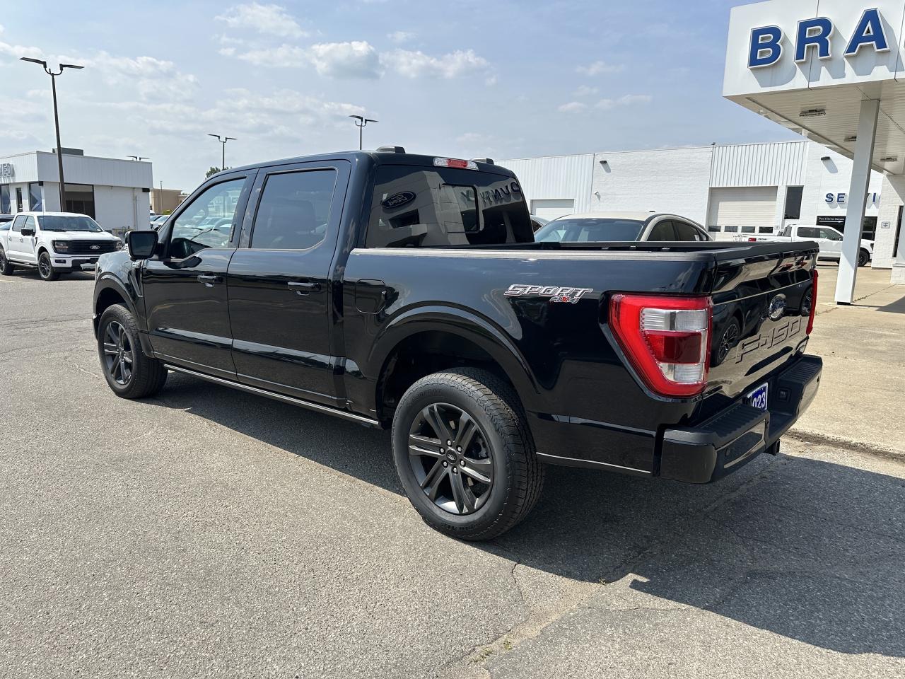 2023 Ford F-150 Lariat Photo3