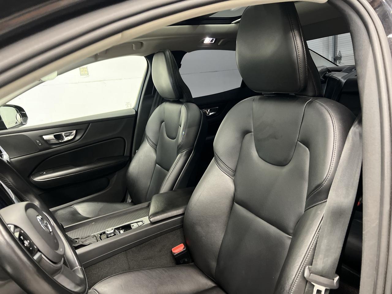 2020 Volvo S60 HTD LEATHER| PANO ROOF| 360 CAM | CARPLAY| ALLOYS Photo