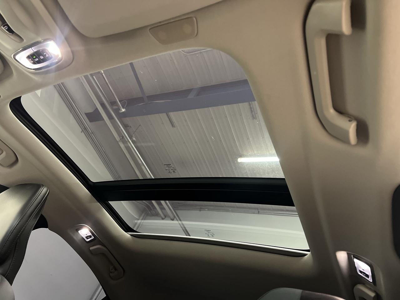 2020 Volvo S60 HTD LEATHER| PANO ROOF| 360 CAM | CARPLAY| ALLOYS Photo