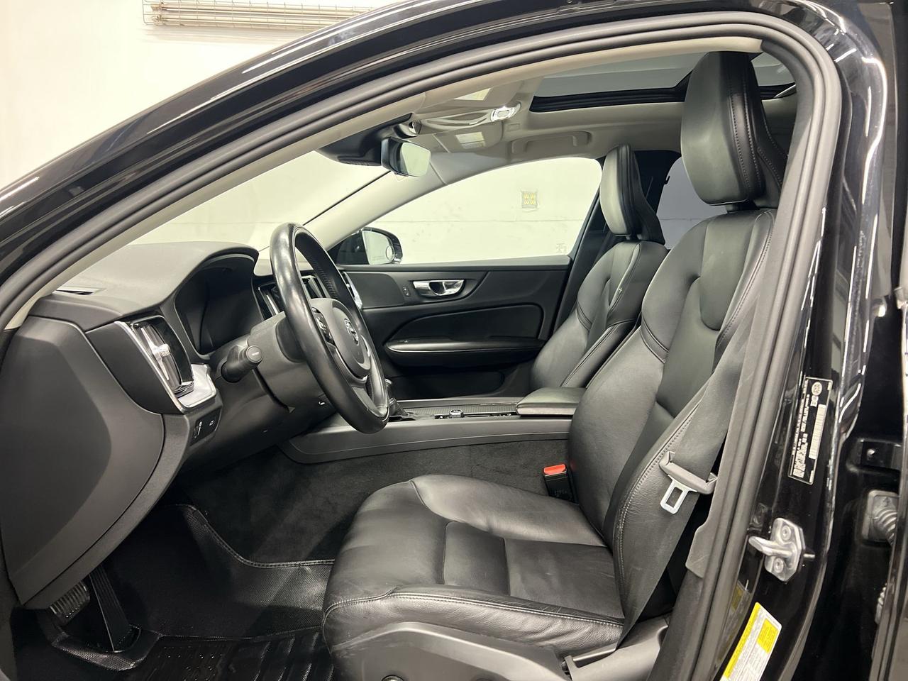 2020 Volvo S60 HTD LEATHER| PANO ROOF| 360 CAM | CARPLAY| ALLOYS Photo