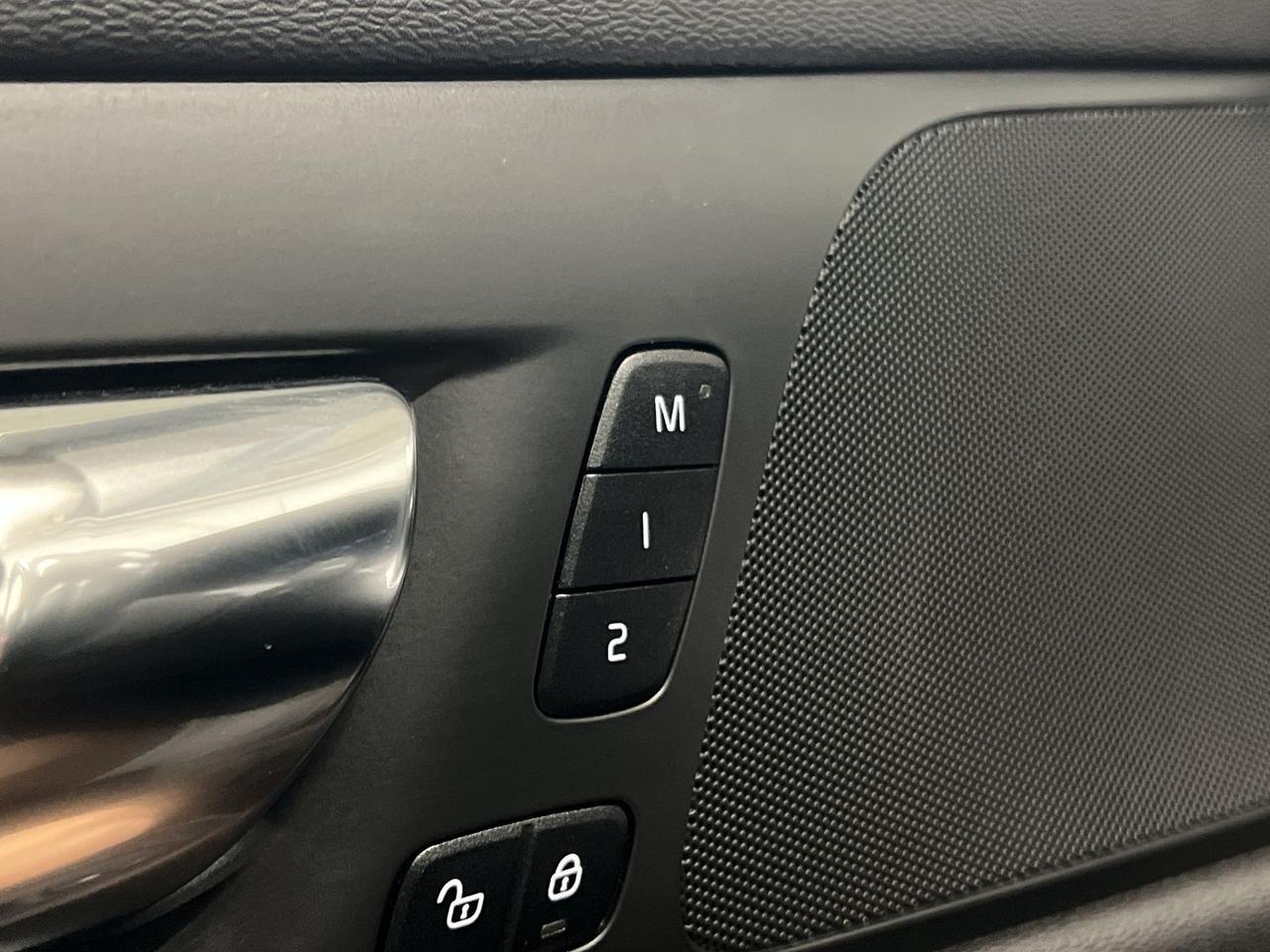 2020 Volvo S60 HTD LEATHER| PANO ROOF| 360 CAM | CARPLAY| ALLOYS Photo