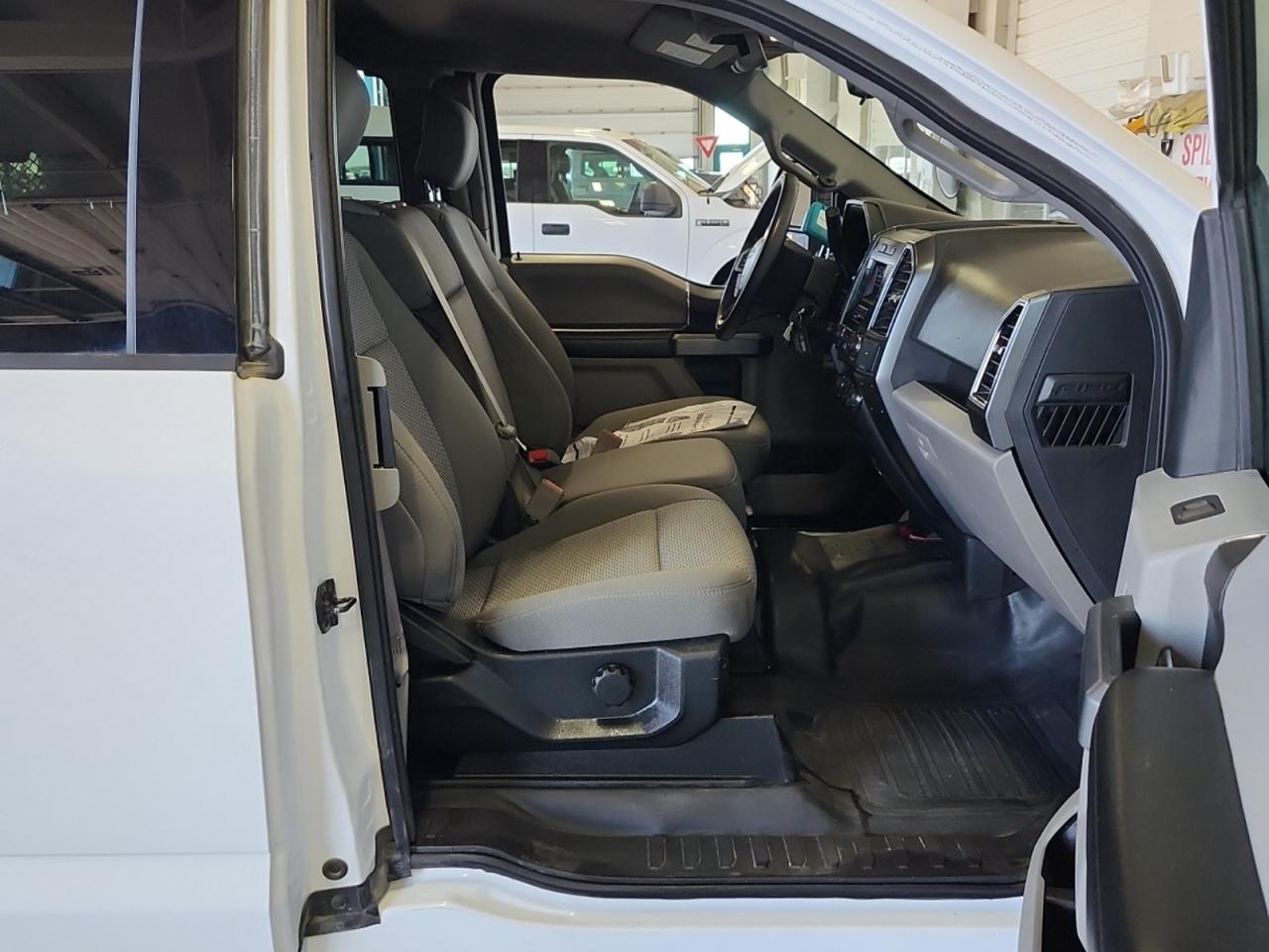 2018 Ford F-150 XLT Photo5