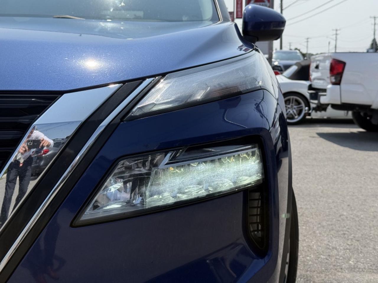 2023 Nissan Rogue SV MOONROOF  - Moonroof -  Apple CarPlay Photo