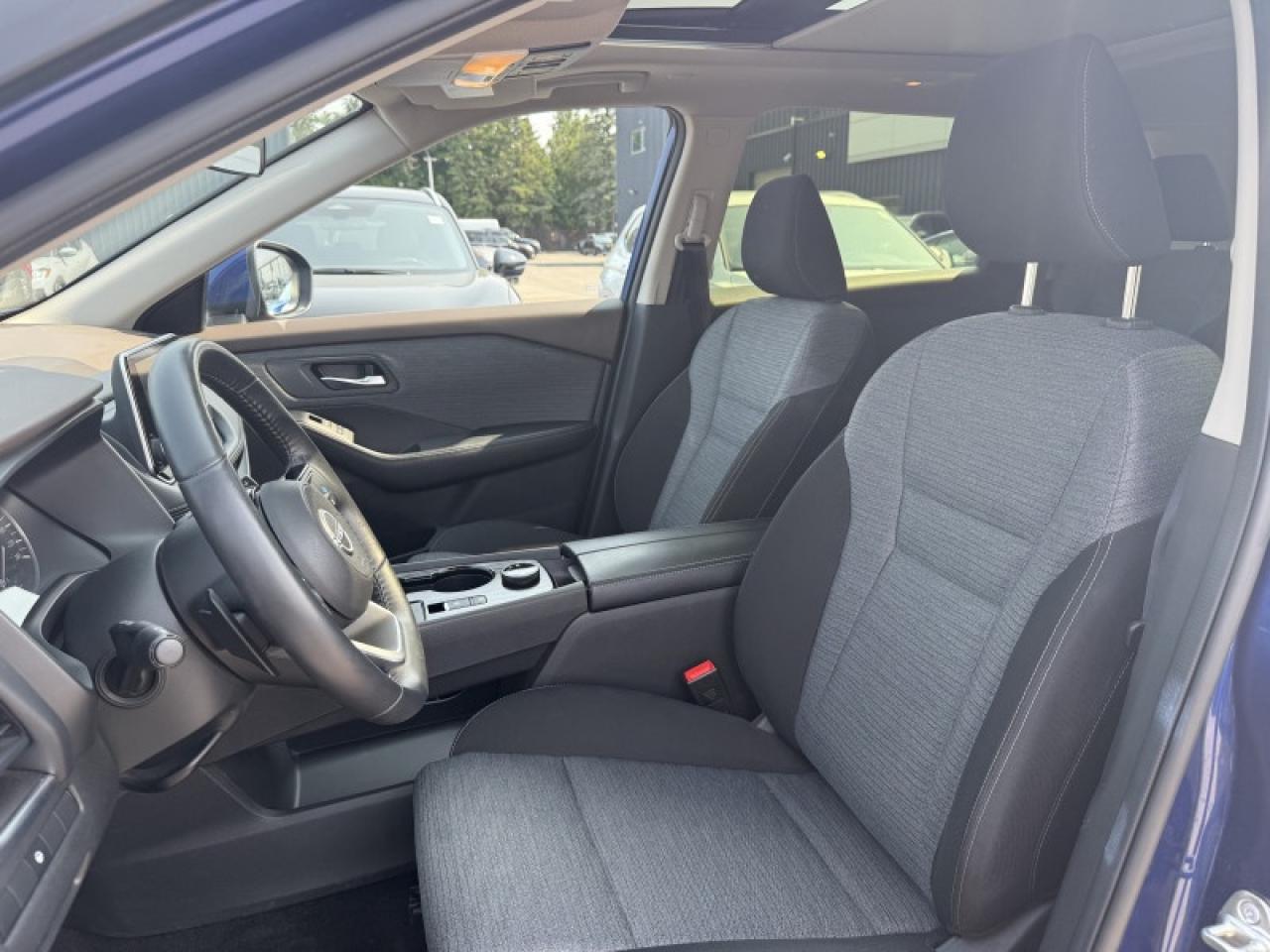 2023 Nissan Rogue SV MOONROOF  - Moonroof -  Apple CarPlay Photo