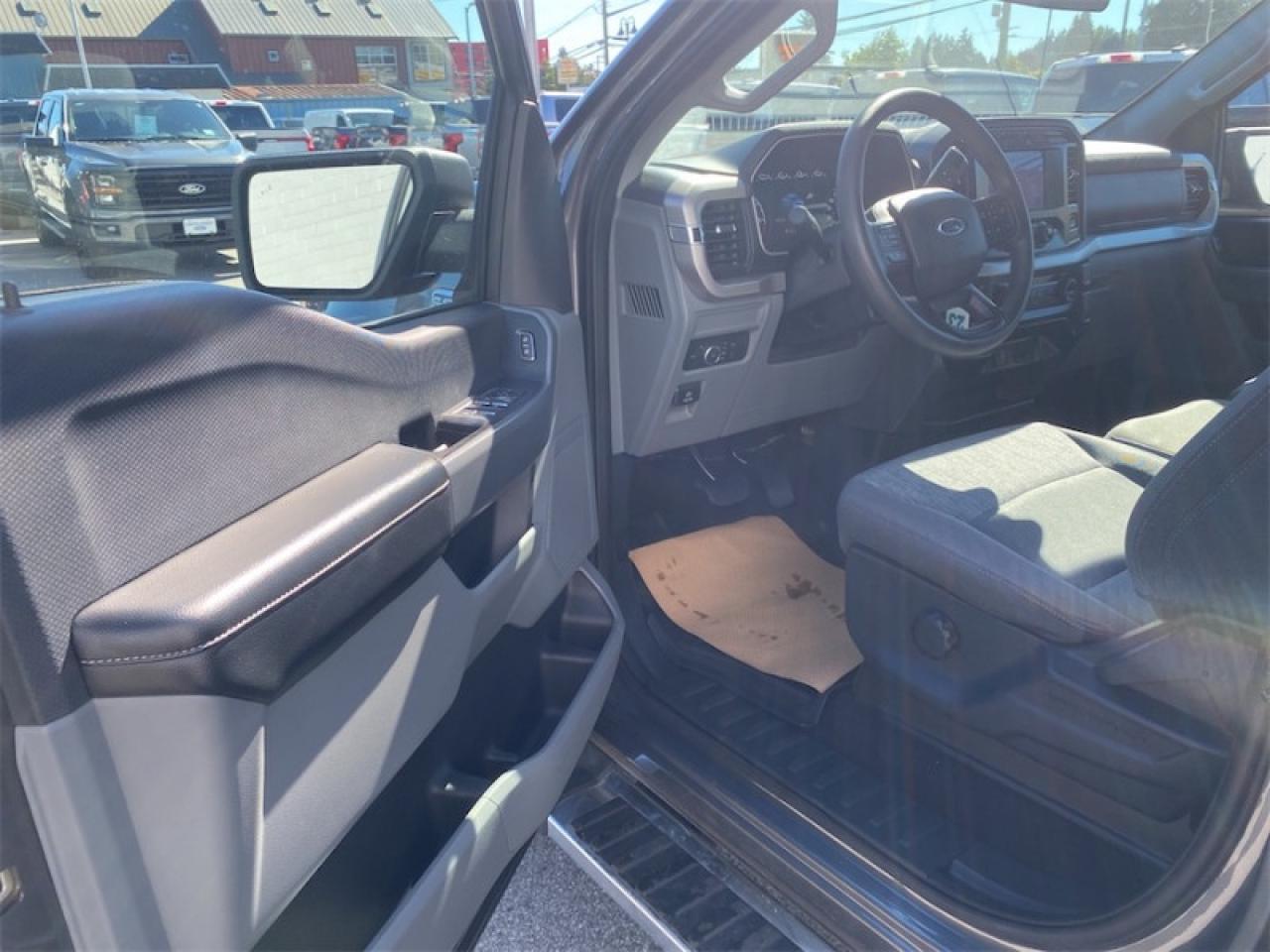 2022 Ford F-150 XLT  - Tailgate Step - XTR Package Photo5