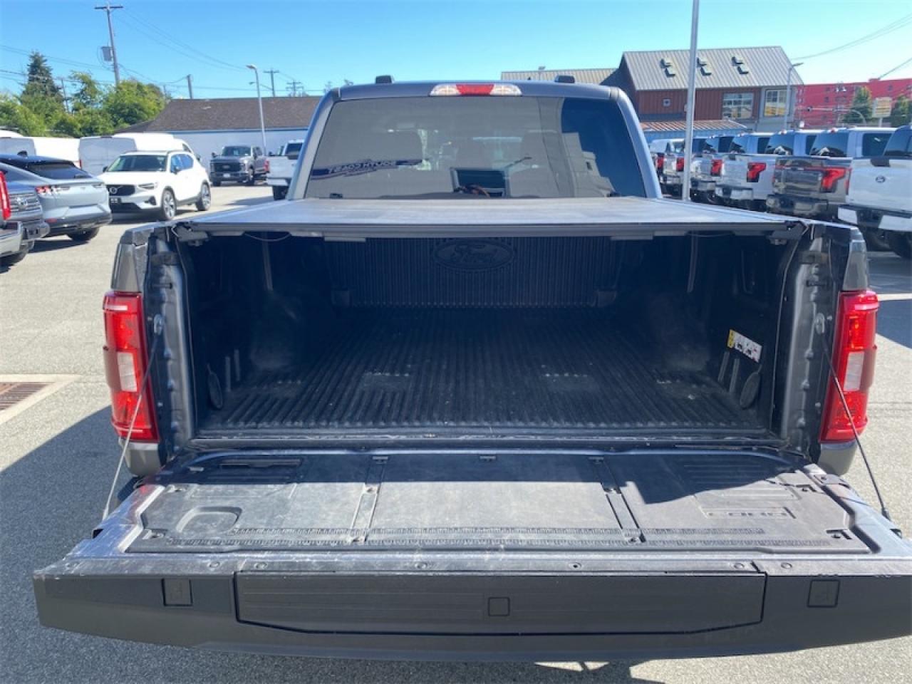 2022 Ford F-150 XLT  - Tailgate Step - XTR Package Photo5