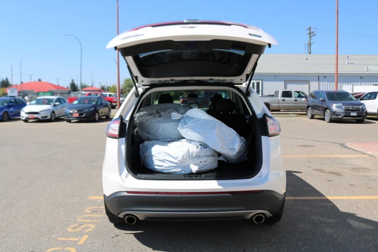 2017 Ford Edge SEL Photo
