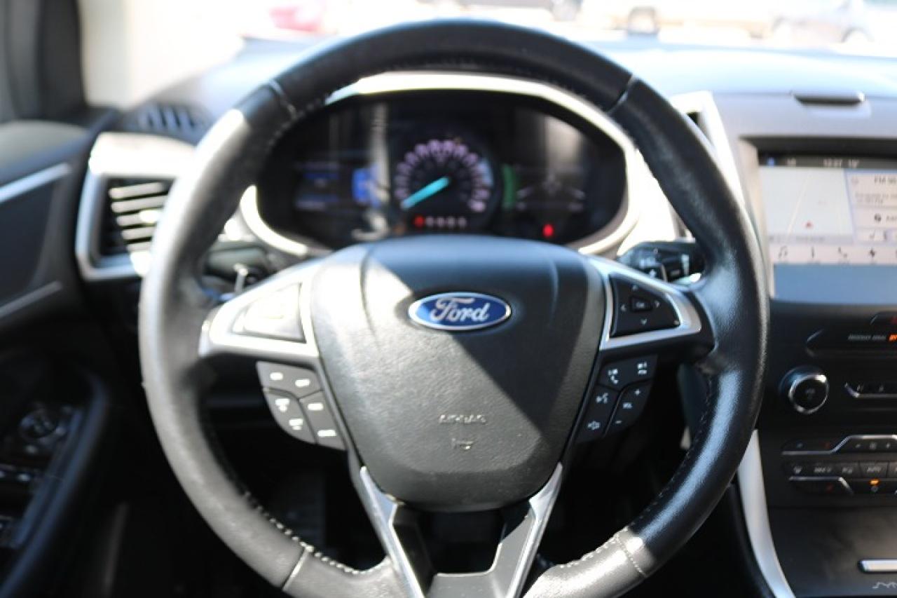 2017 Ford Edge SEL Photo