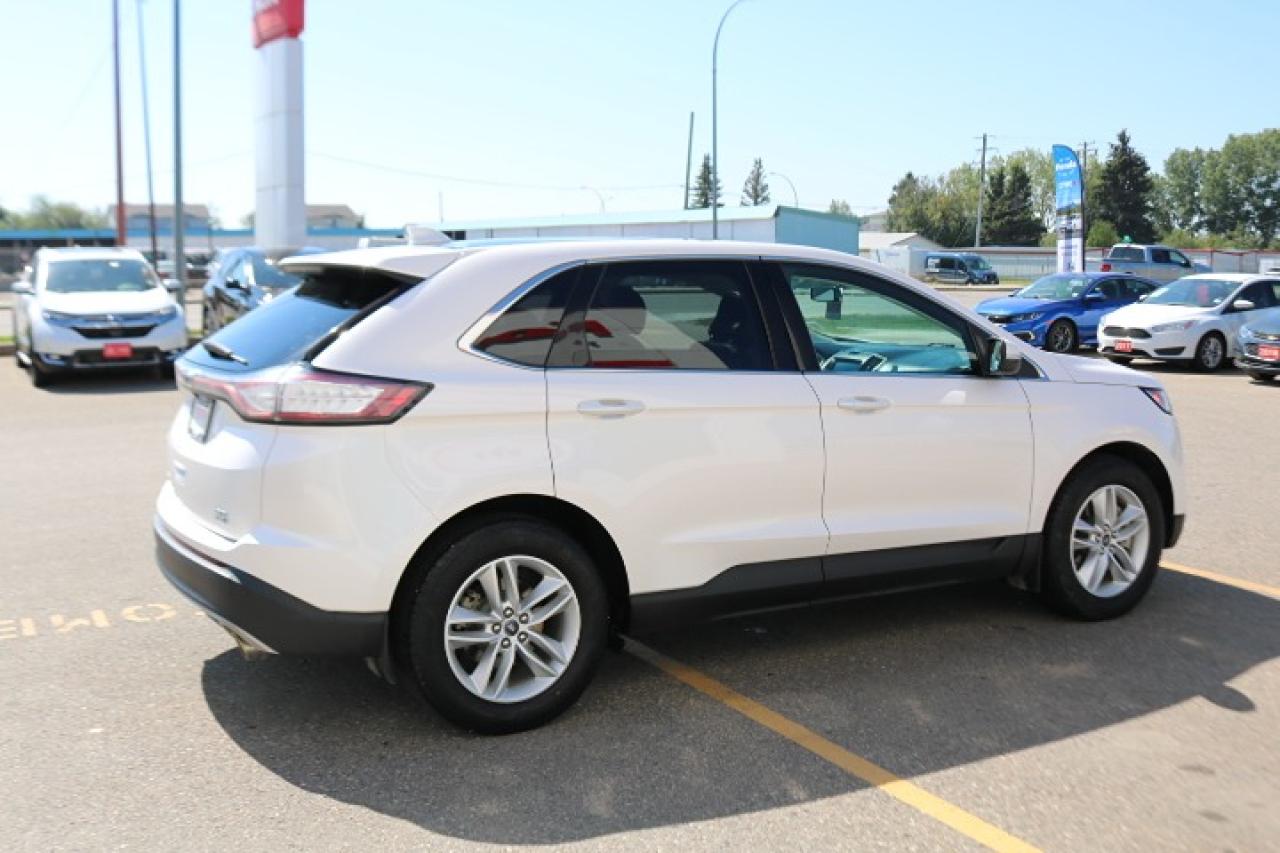 2017 Ford Edge SEL Photo