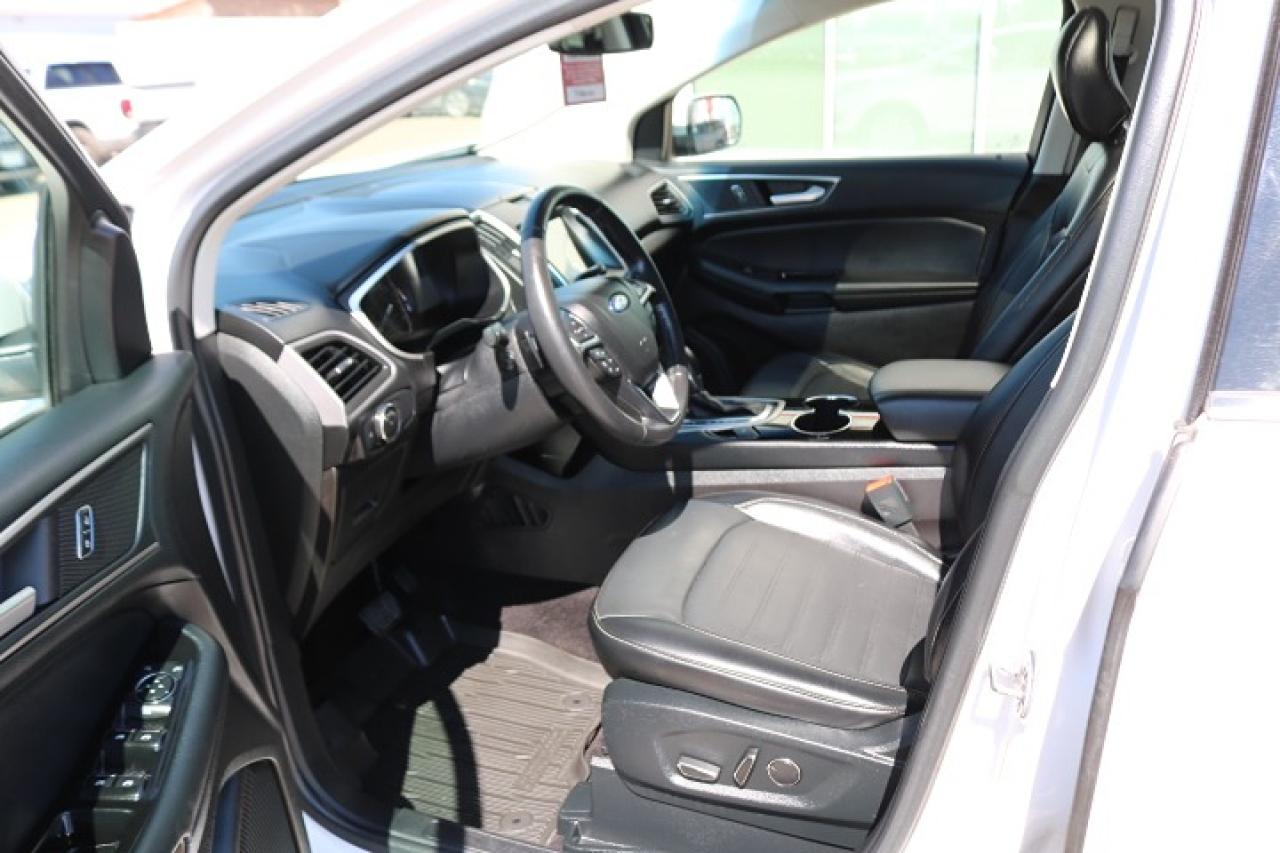 2017 Ford Edge SEL Photo