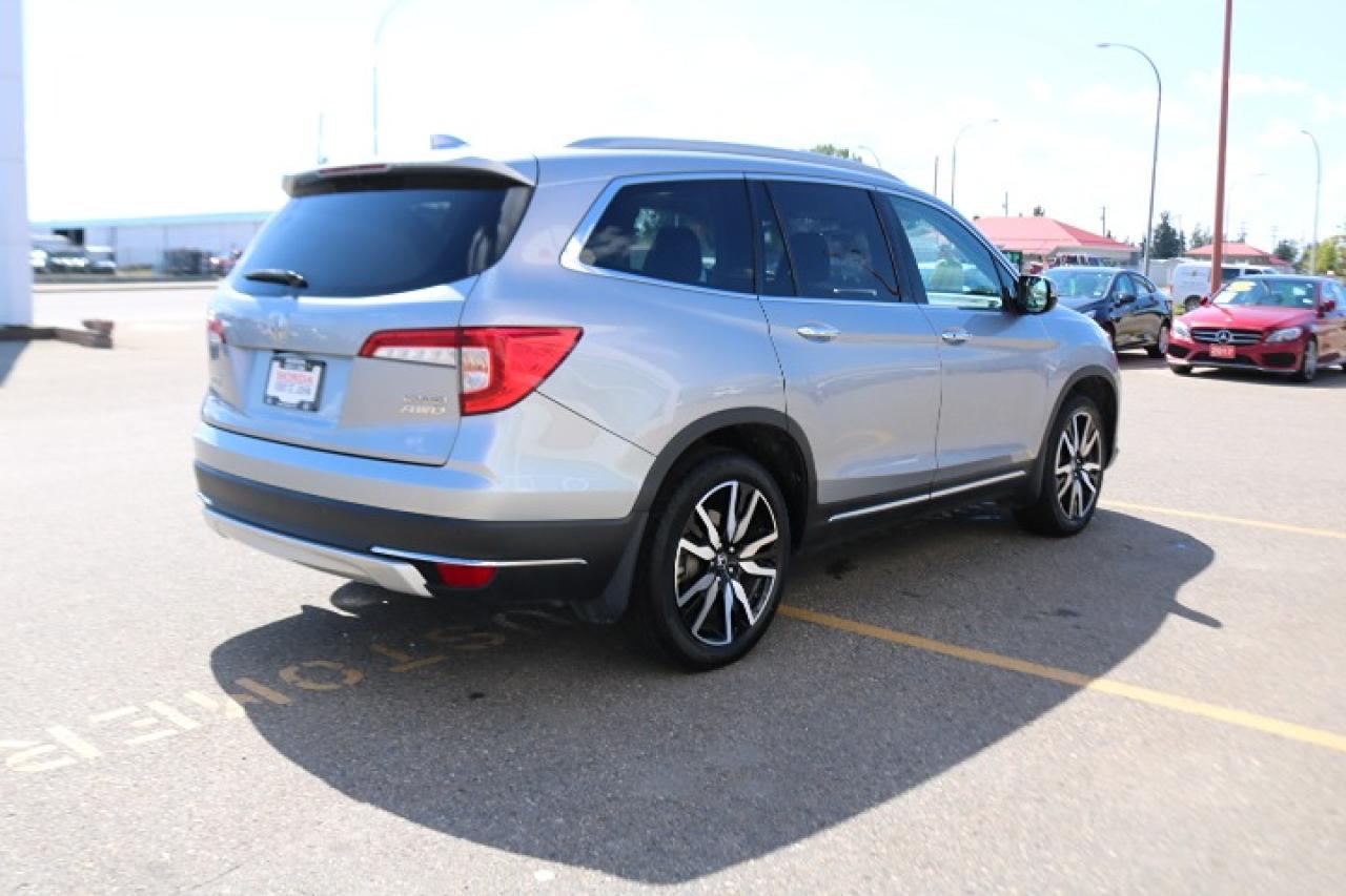 2021 Honda Pilot TOUR Photo4