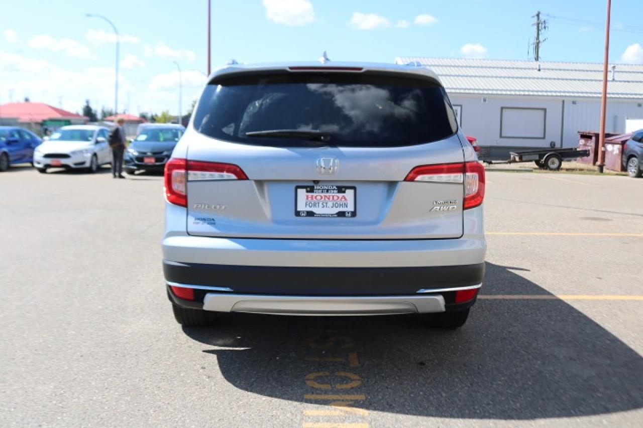 2021 Honda Pilot TOUR Photo3