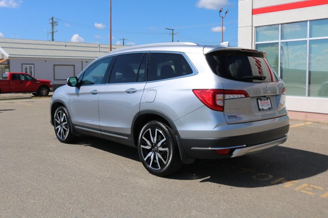 2021 Honda Pilot TOUR Photo2