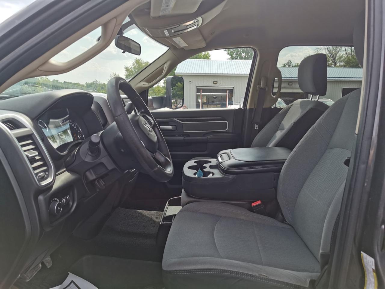 2019 RAM 3500 Big Horn - Photo #11