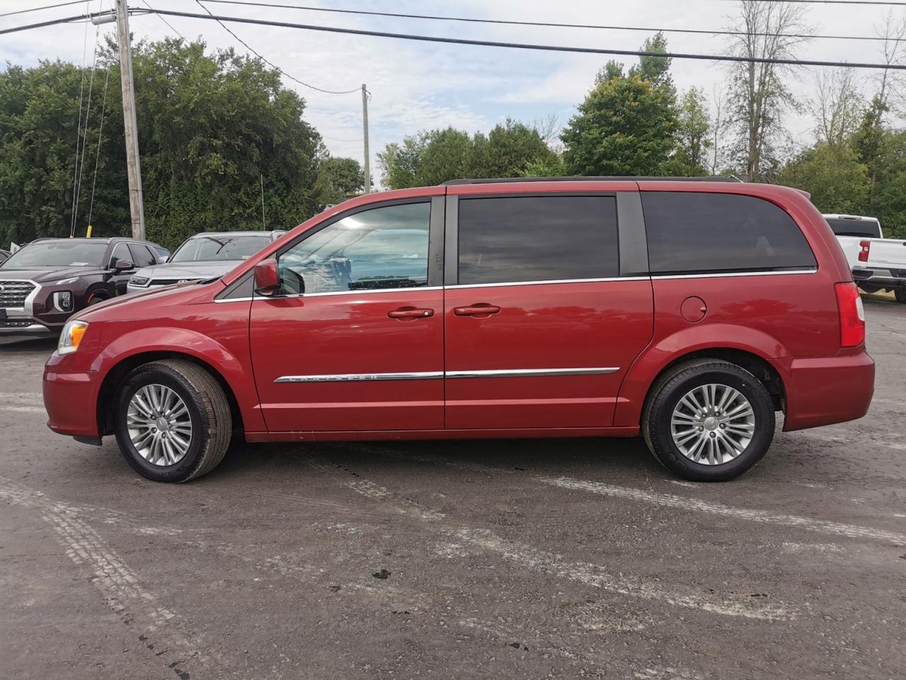2015 Chrysler Town & Country Touring-L - Photo #2