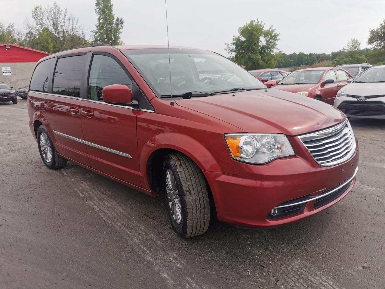 2015 Chrysler Town & Country Touring-L - Photo #7