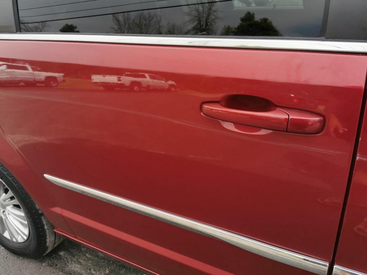 2015 Chrysler Town & Country Touring-L - Photo #21